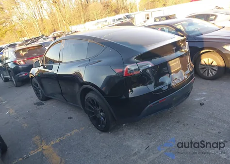 2022 Tesla Model Y Long Range Dual Motor All-Wheel Drive from USA, damaged, VIN 7SAYGDEEXNF321503